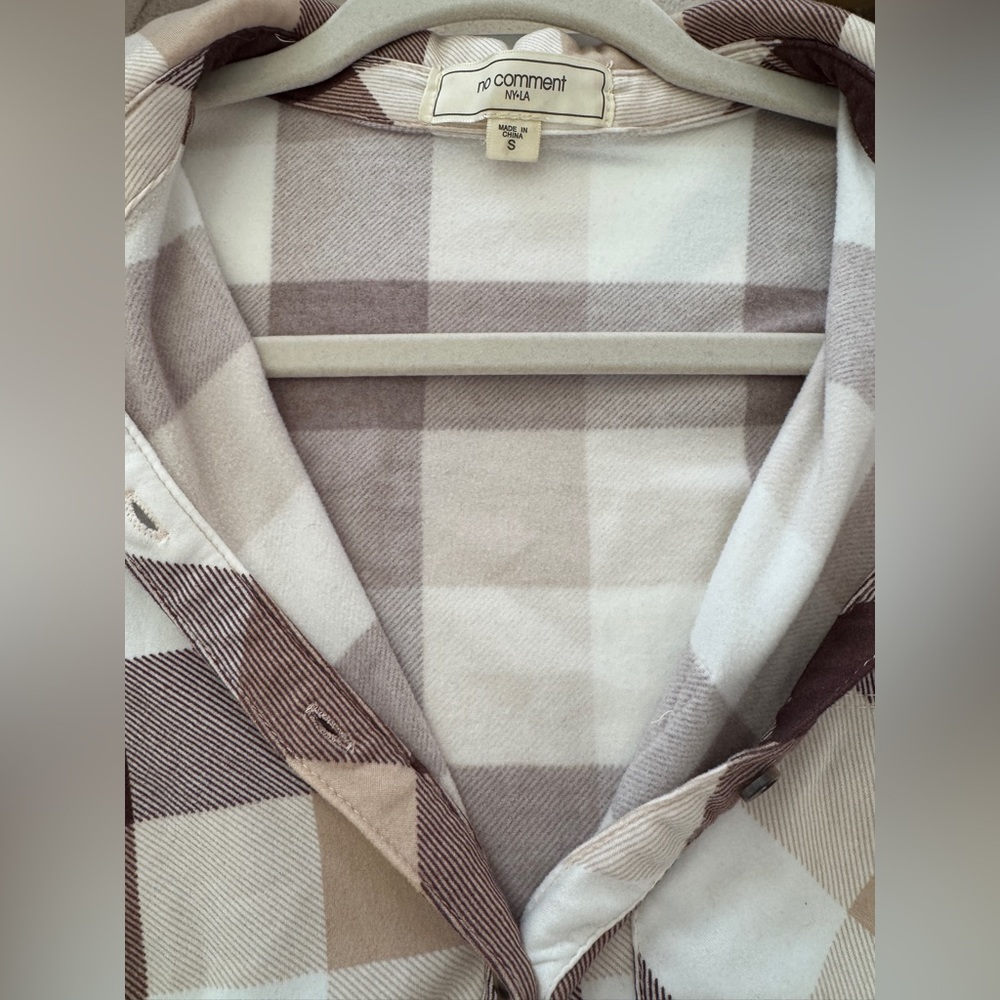 Women’s Small Plaid Button Down‎ - Picture 6 of 6